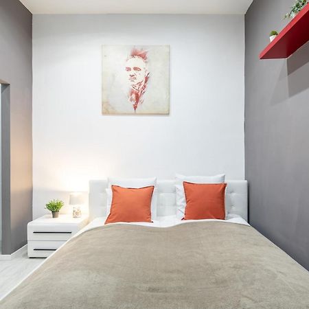 Cozy & Central Apartment With 2-Bedroom Budapest Kültér fotó