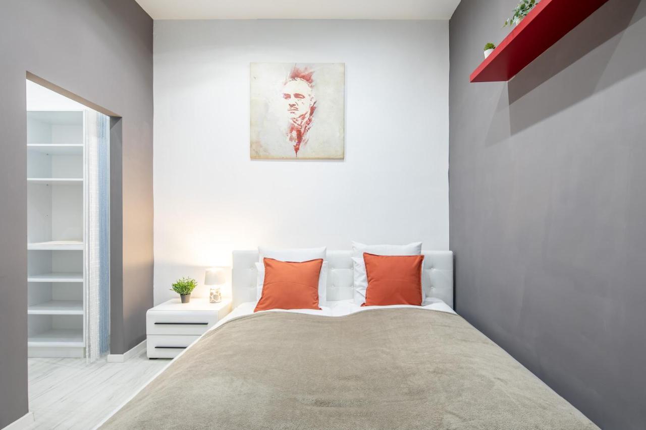 Cozy & Central Apartment With 2-Bedroom Budapest Kültér fotó