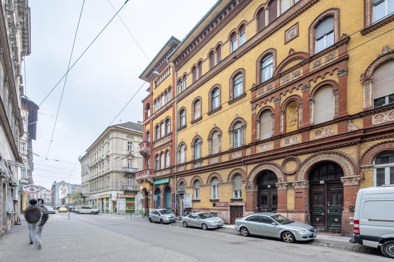 Cozy & Central Apartment With 2-Bedroom Budapest Kültér fotó