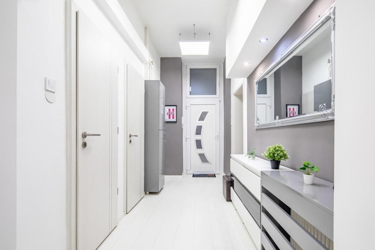 Cozy & Central Apartment With 2-Bedroom Budapest Kültér fotó